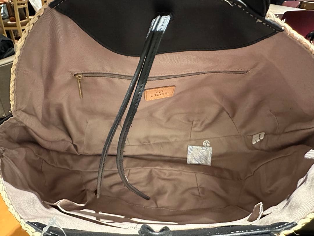 ikot ベージュ オーバル型 かごバッグ