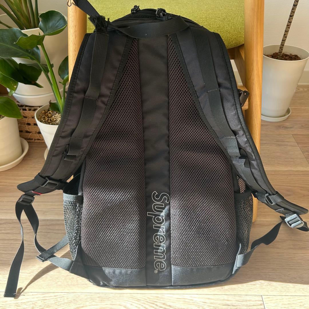 【1ヶ所裂けあり】Supreme メッシュバックパック ブラック