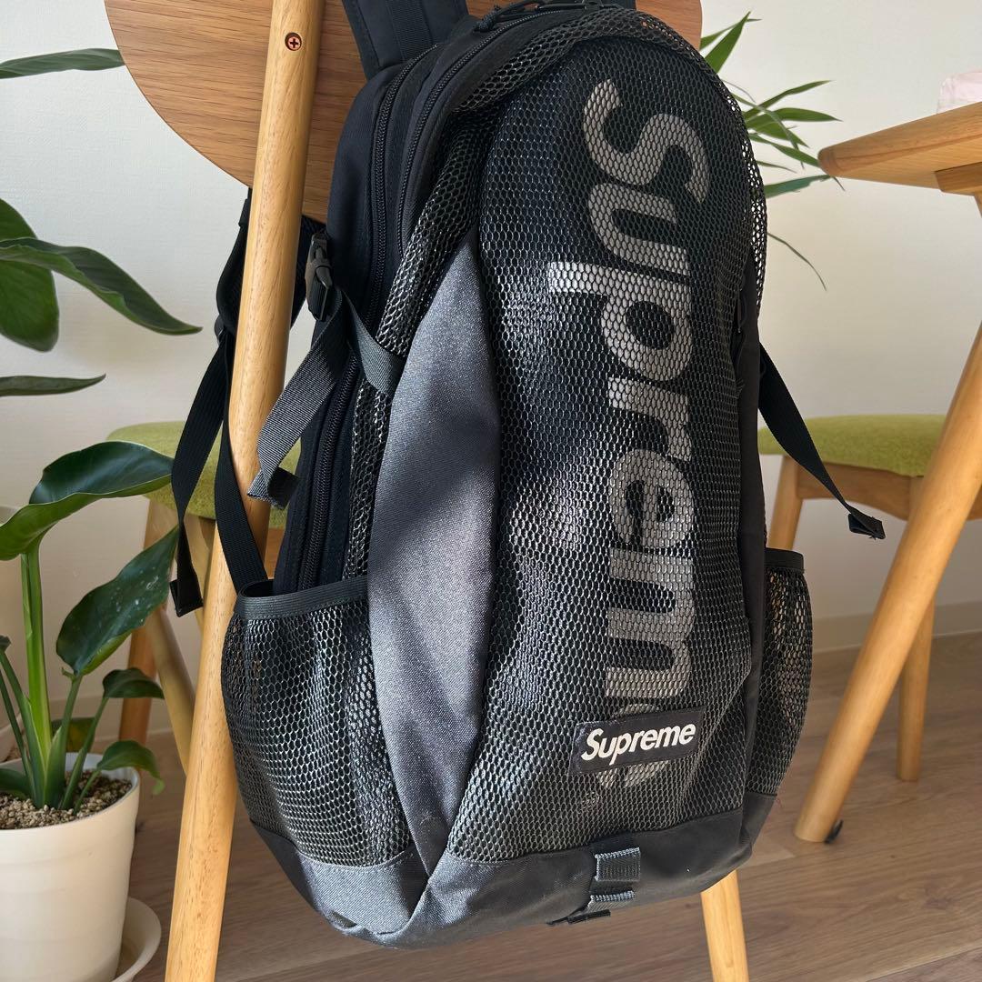 【1ヶ所裂けあり】Supreme メッシュバックパック ブラック