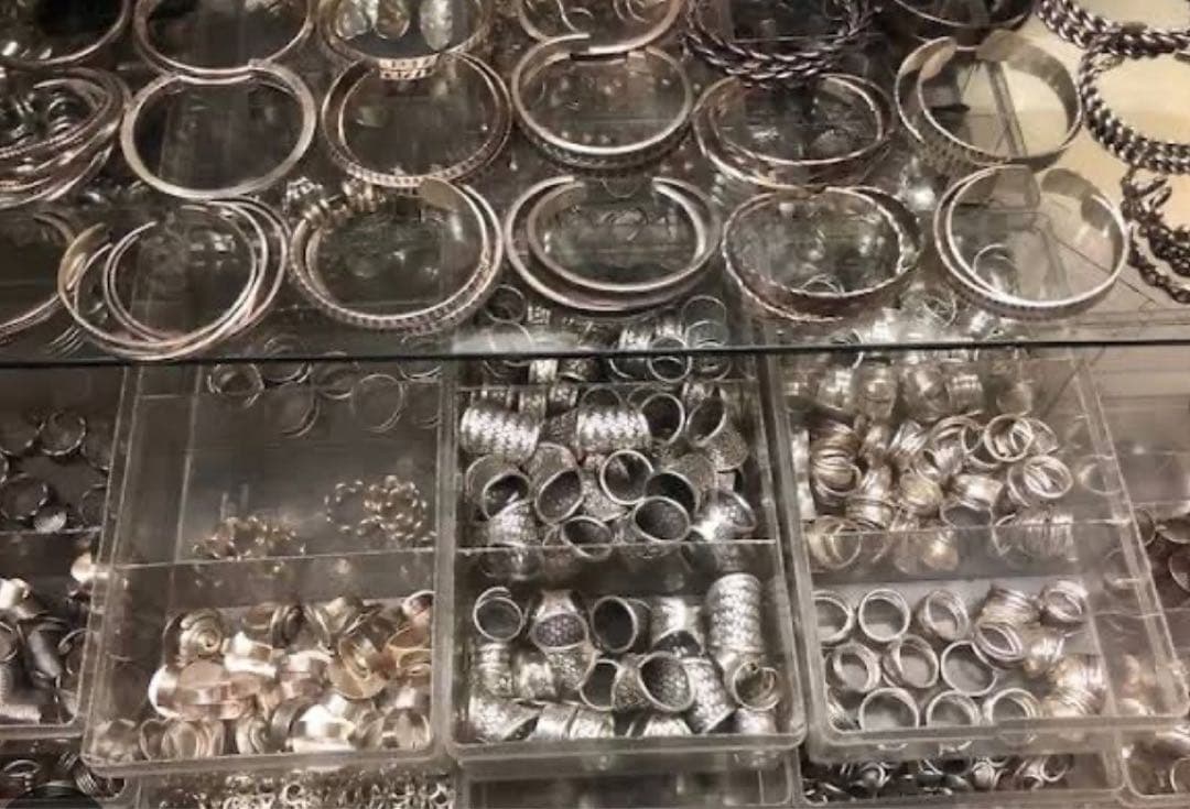 12カレン族、首長族、カレンシルバー、純銀、タイ　チャトチャックマーケット