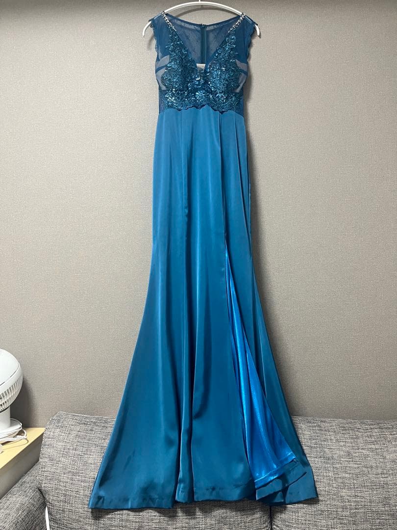 ルーヴドフルールビジューつきタイトロングドレスティールブルー