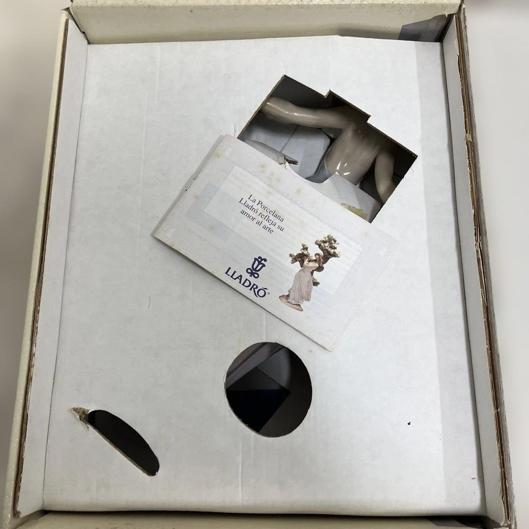 リヤドロ　No.05050 踊る少女