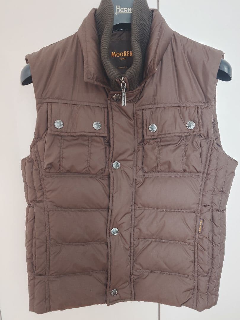 ムーレー　MooRER ダウンベスト