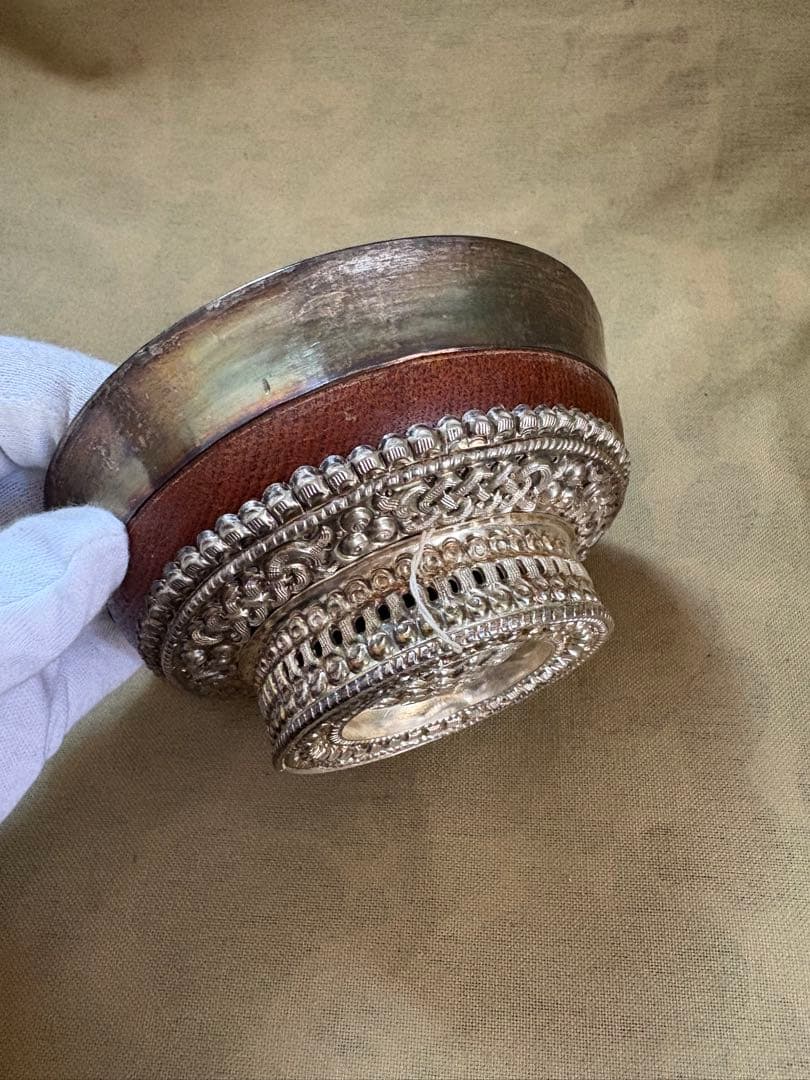 ケ*ン様 モンゴル　銀杯　シルバーボウル　伝統銀茶碗　ムングンアヤグ　 チベット