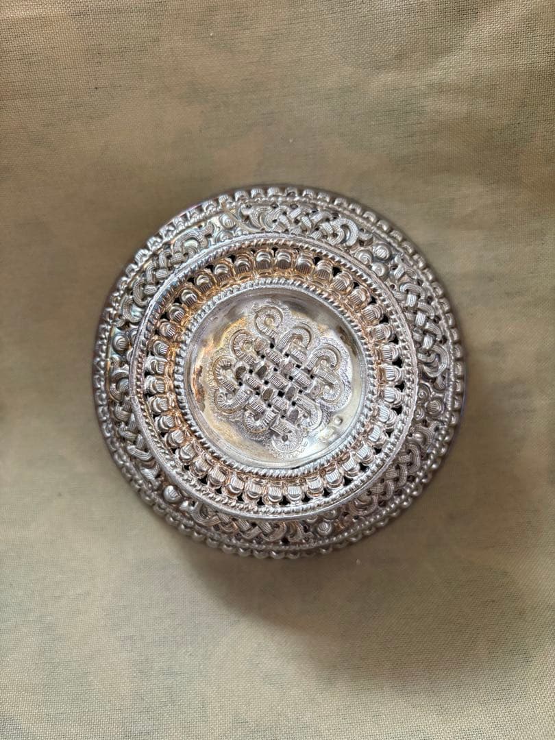 ケ*ン様 モンゴル　銀杯　シルバーボウル　伝統銀茶碗　ムングンアヤグ　 チベット