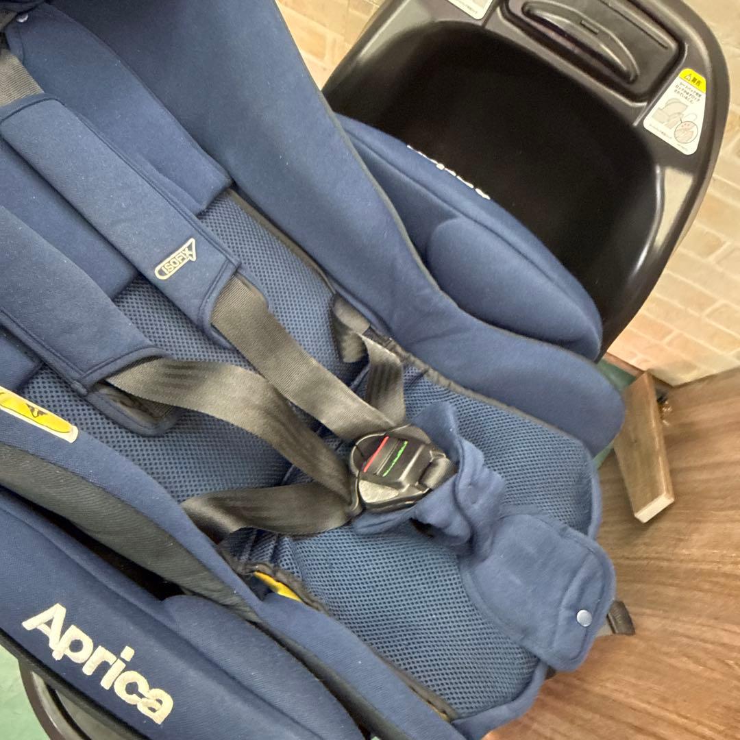 アップリカ　チャイルドシート ディアターン　回転　isofix 新生児から