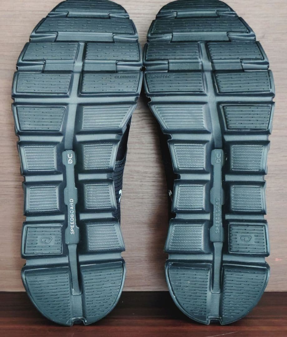 ON/オン Cloud6 WP 女性向け24.0〜25.0 説明欄必読 未使用品