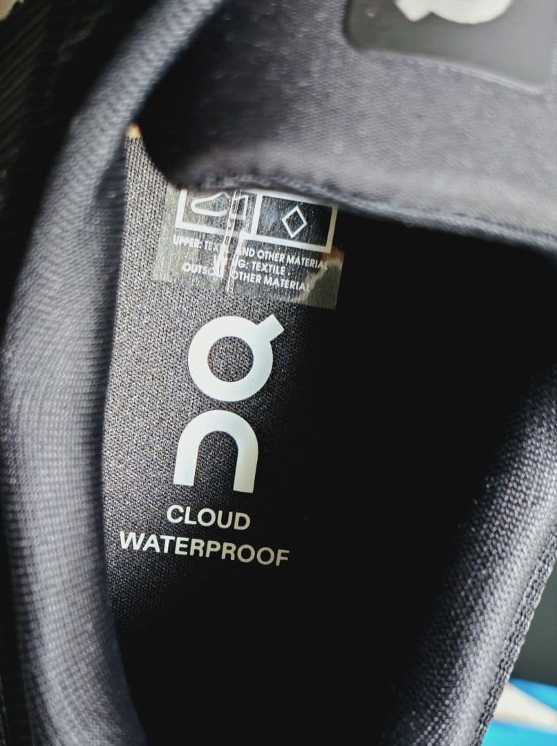 ON/オン Cloud6 WP 女性向け24.0〜25.0 説明欄必読 未使用品