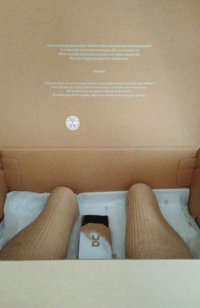 ON/オン Cloud6 WP 女性向け24.0〜25.0 説明欄必読 未使用品