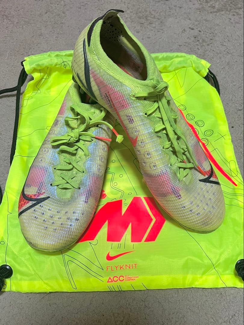 サッカー　スパイク　Nike マーキュリアル　ACC