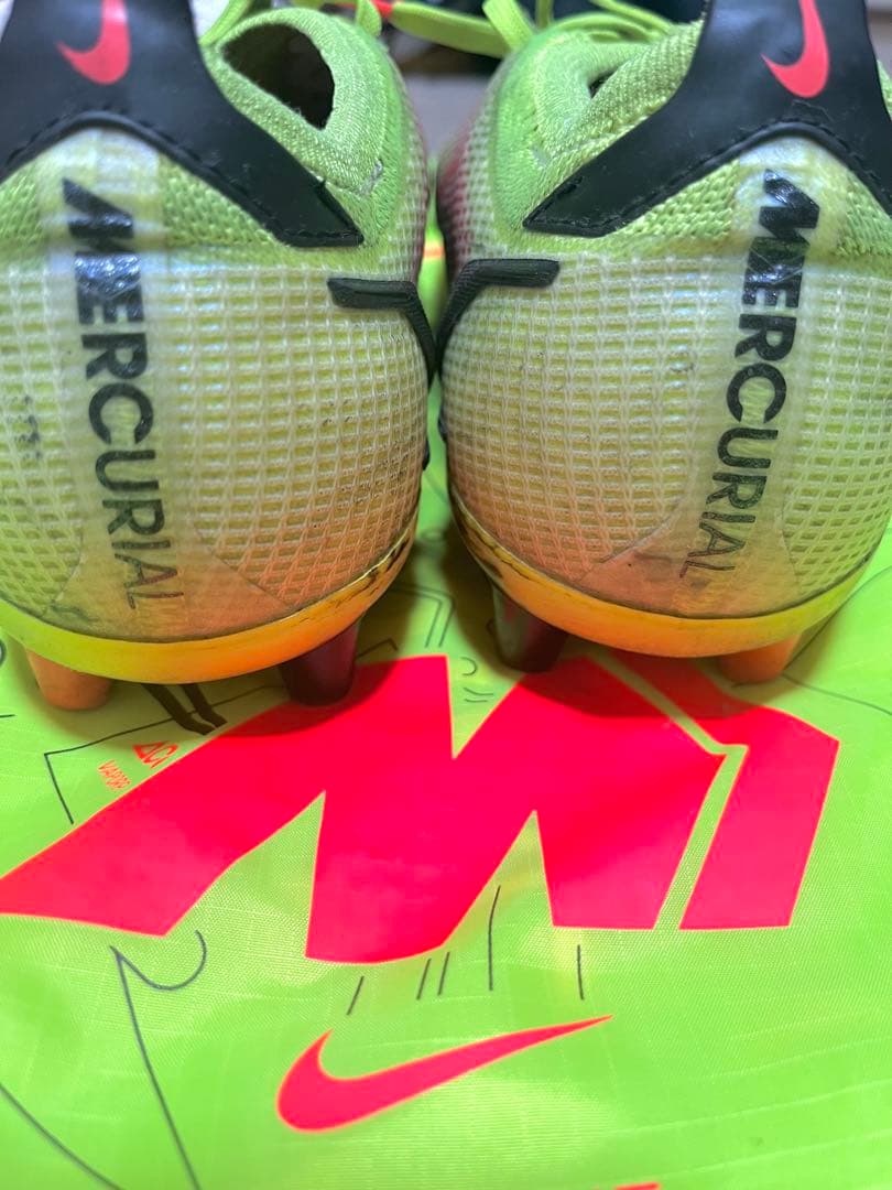 サッカー　スパイク　Nike マーキュリアル　ACC