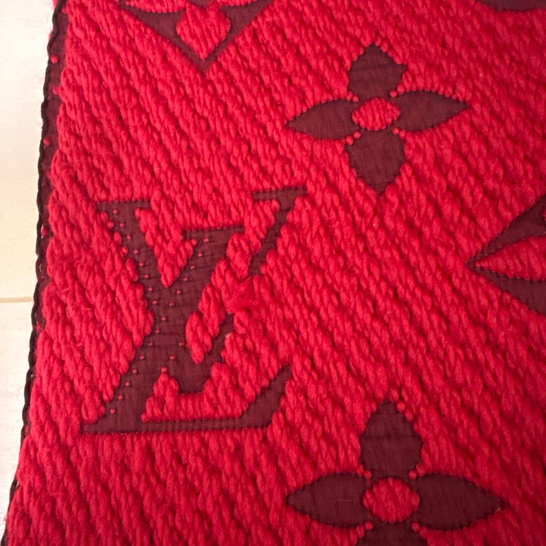 ルイ・ヴィトン レッド モノグラム マフラー