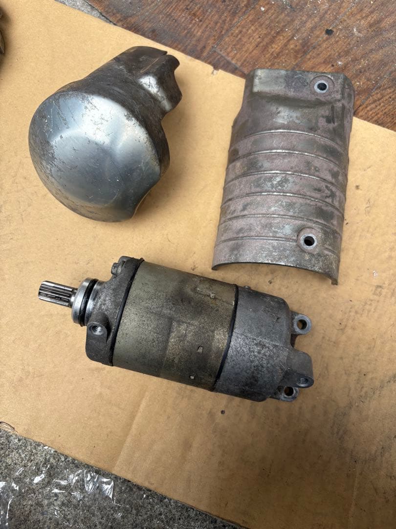 ゼファー400 セルモーター　セルモーターカバー