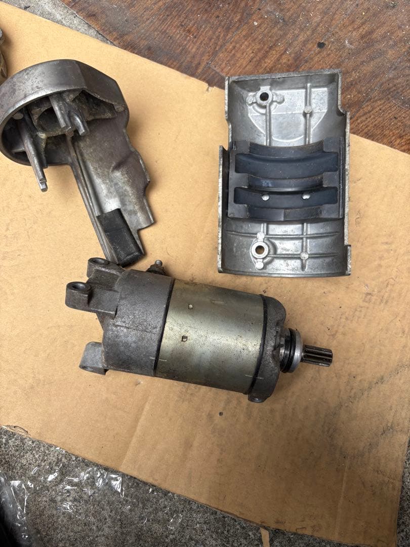 ゼファー400 セルモーター　セルモーターカバー