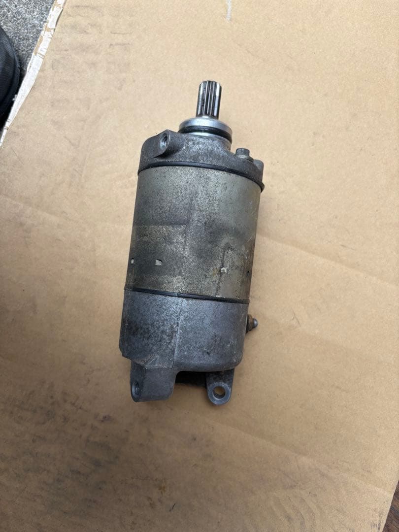 ゼファー400 セルモーター　セルモーターカバー