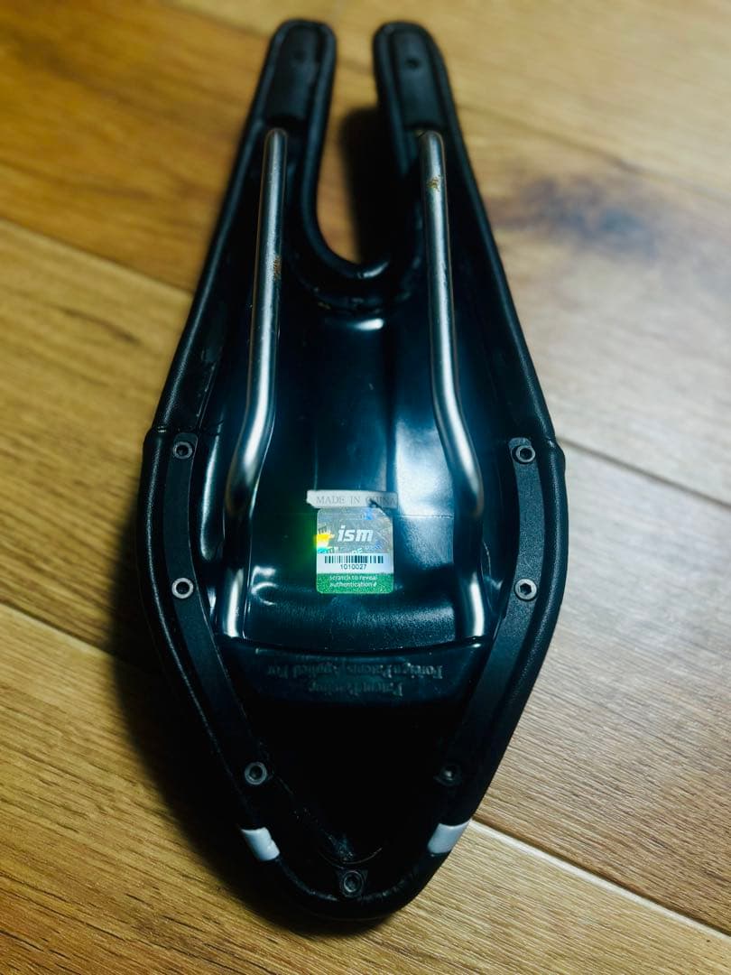 ISM PN 1.1 サドル 40 ブラック