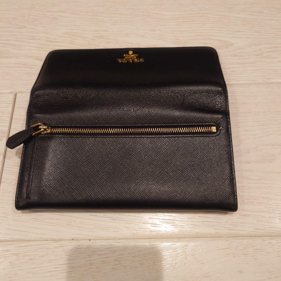 PRADA サフィアーノ ブラックレザー 長財布