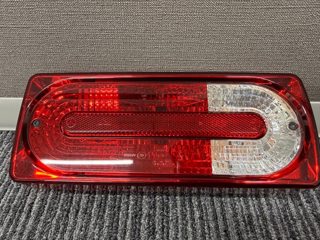 メルセデスベンツ W463後期 Gクラス純正テールライト