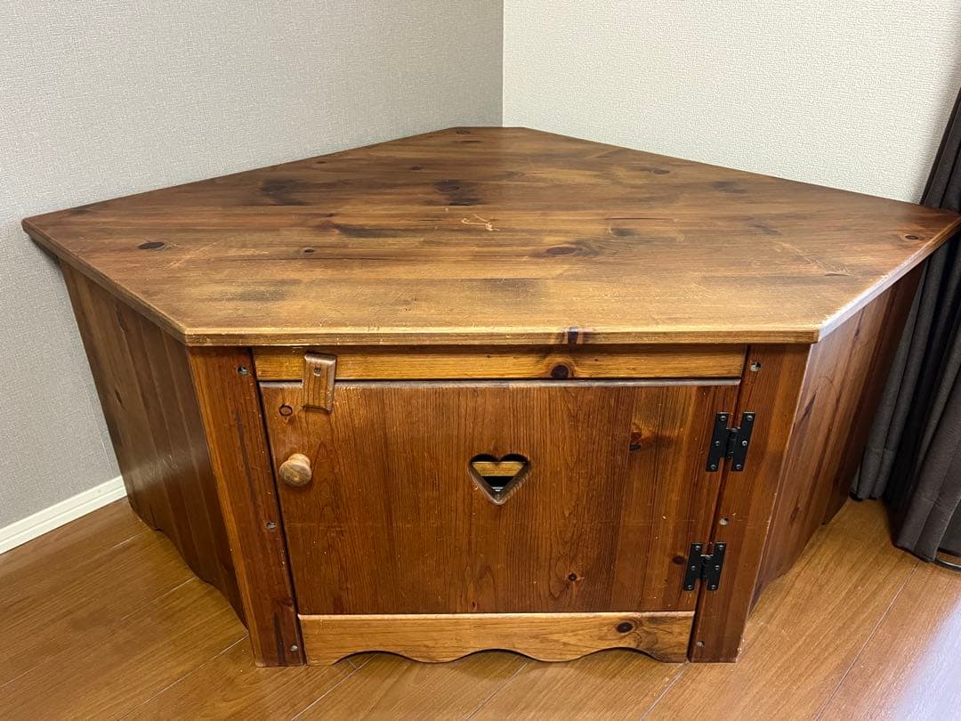 【カントリー調家具】 コーナーキャビネット／テレビ台