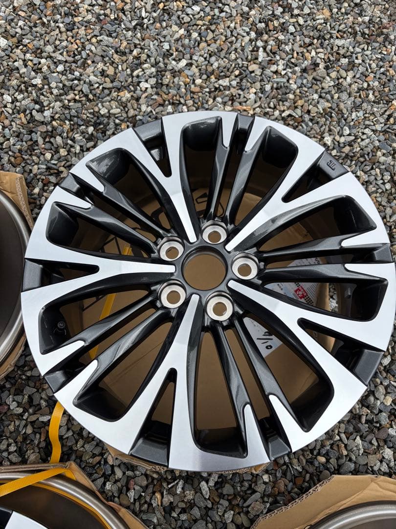 訳あり 新車外し TOYOTA ヤリスクロス Z 純正ホイール 18インチ