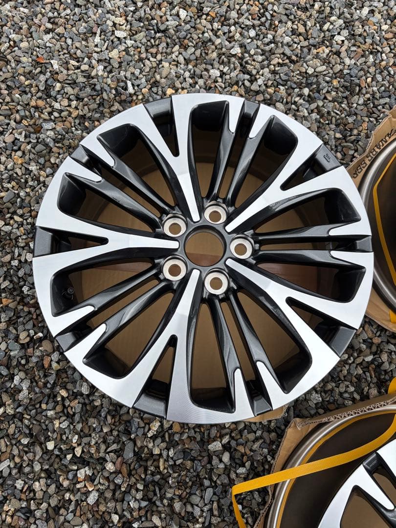 訳あり 新車外し TOYOTA ヤリスクロス Z 純正ホイール 18インチ