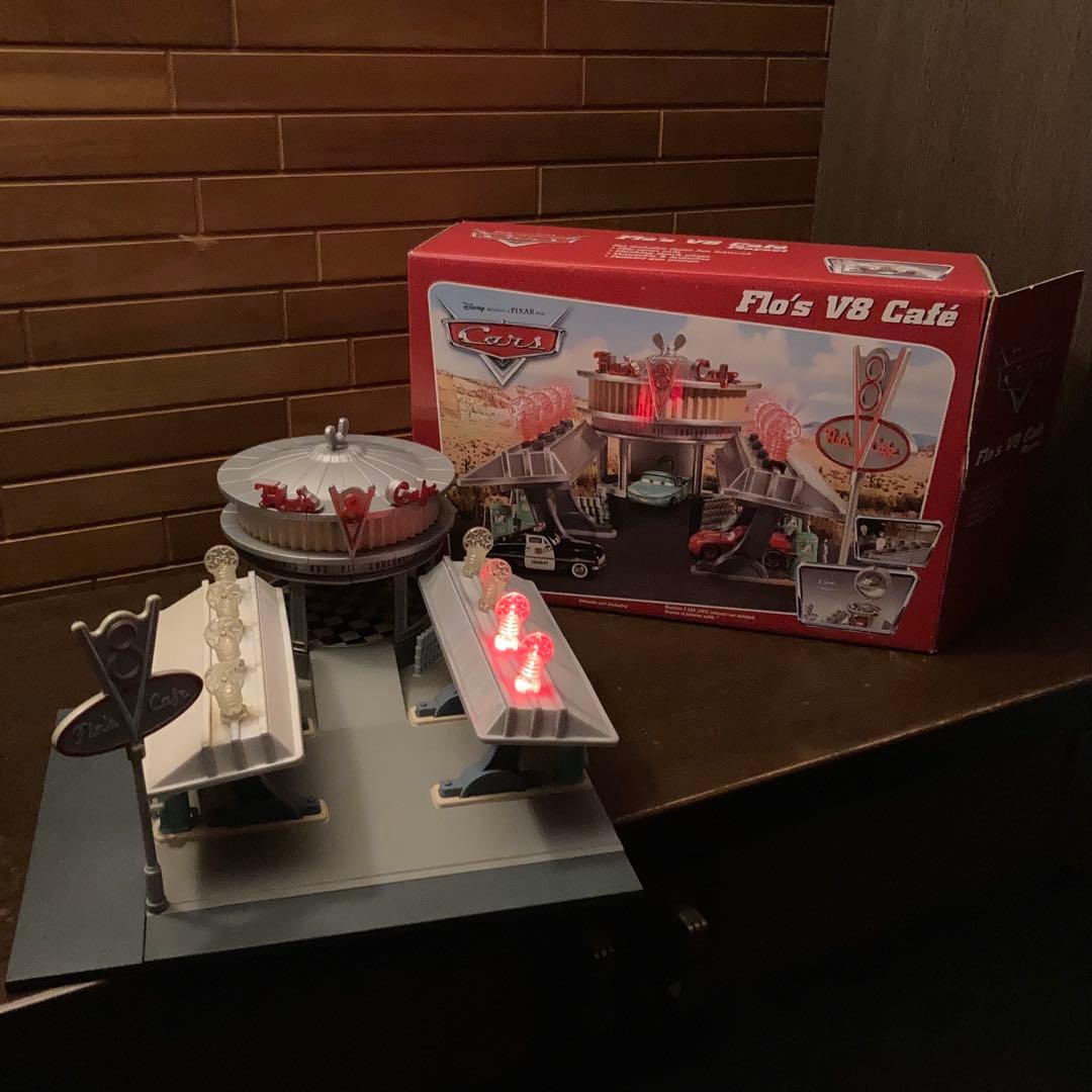 も*み様 Cars Flo's V8 Cafe Playset カーズ