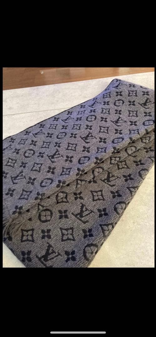 ⭐︎LOUIS VUITTON ⭐︎マフラー*男女兼用