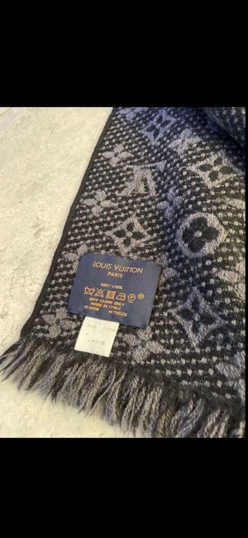 ⭐︎LOUIS VUITTON ⭐︎マフラー*男女兼用