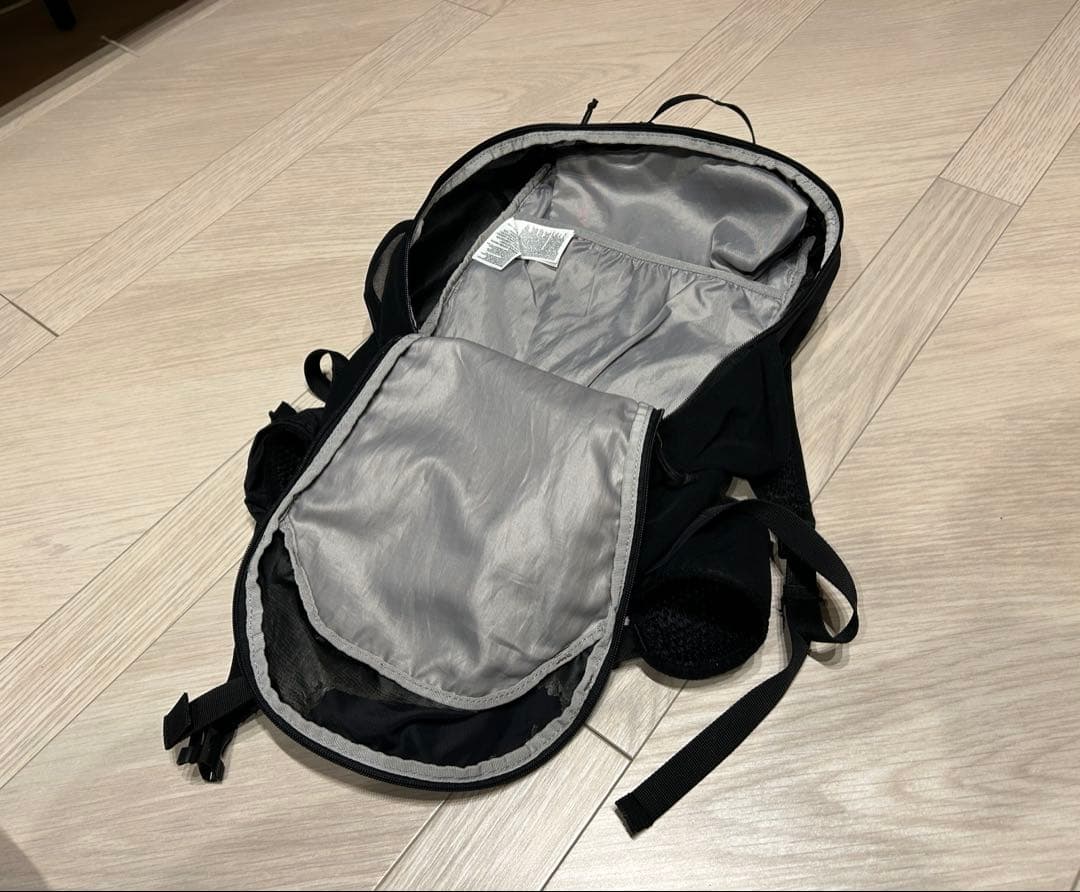 SALOMON TRAILBLAZER 20 ブラック リュック　バックパック