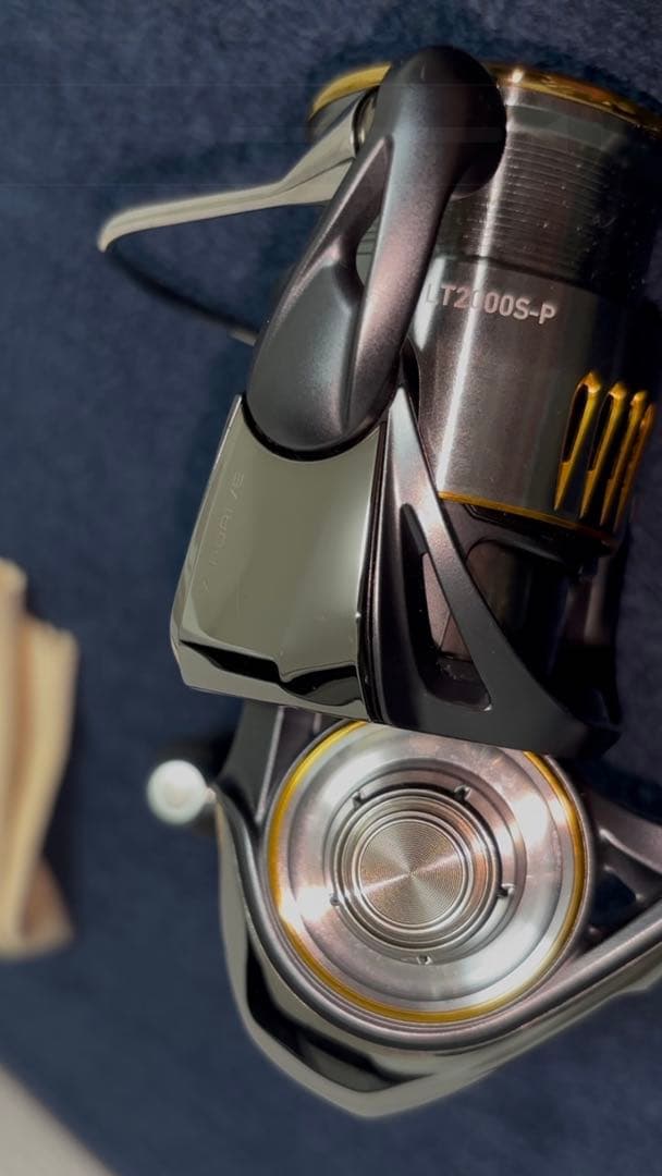 【美品】DAIWA 23エアリティLT 2000S-P+ザイオンノブ セット