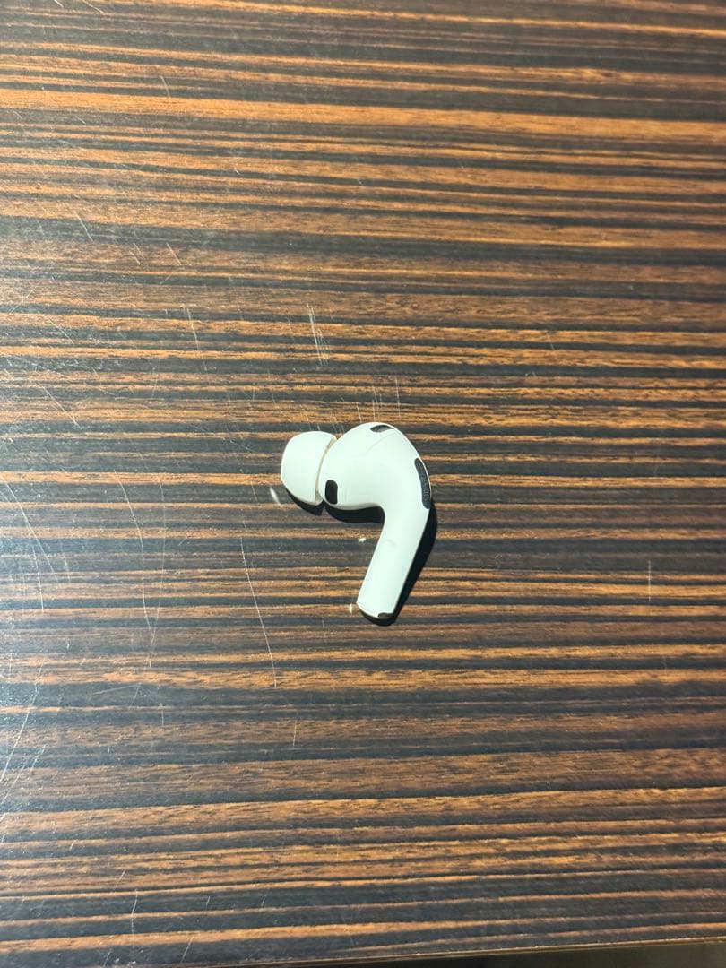 Airpods pro 3本体［Lのみ］ Apple・未使用に近い