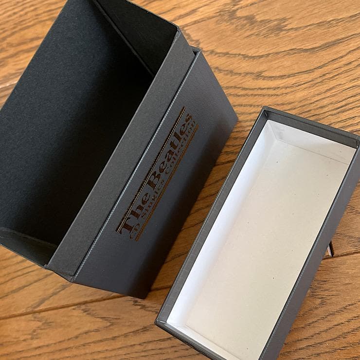 ★新品同様　★ザ・ビートルズ・CDシングル・コレクション