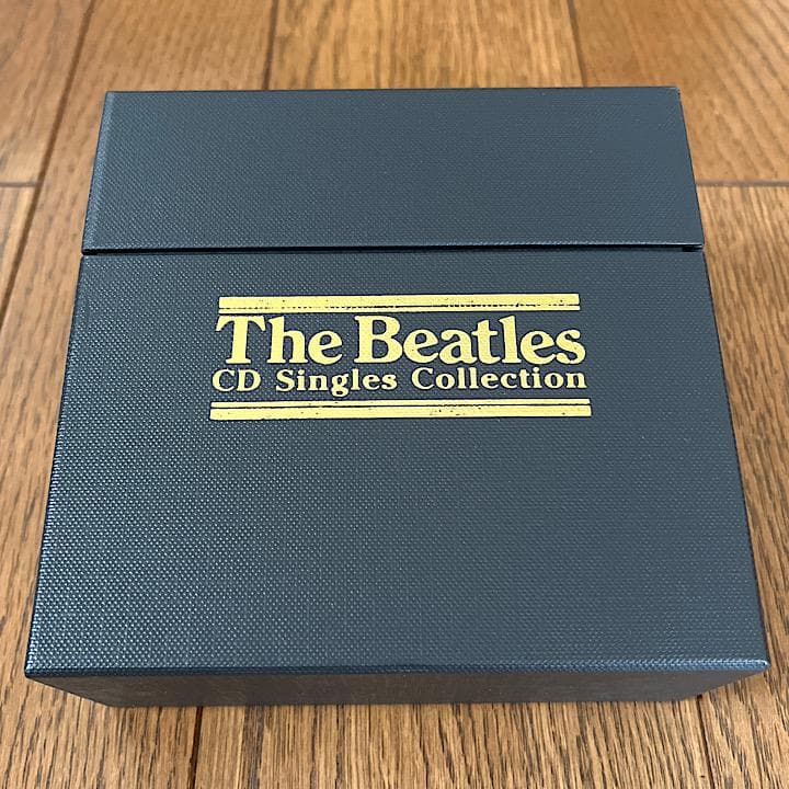 ★新品同様　★ザ・ビートルズ・CDシングル・コレクション