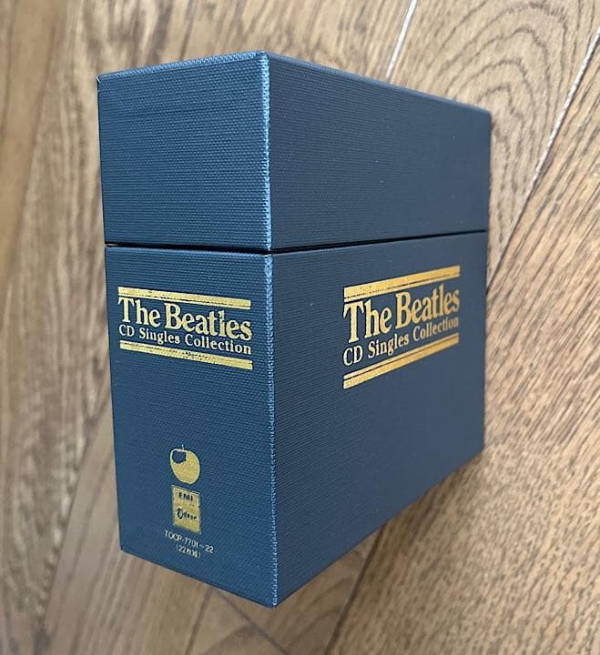 ★新品同様　★ザ・ビートルズ・CDシングル・コレクション