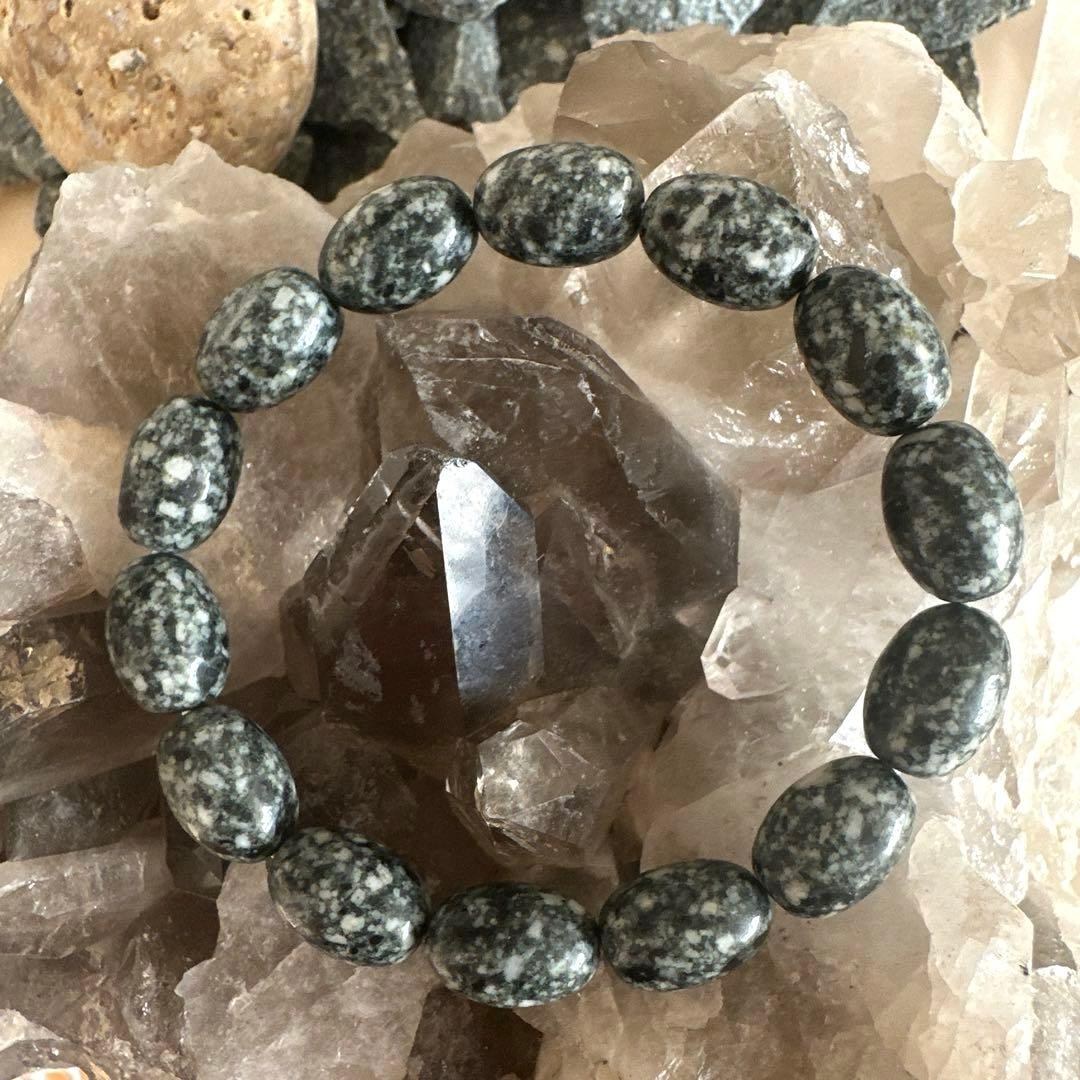 遠野霊石　高波動石　感謝の石　珍しいオーバルブレスレット　楕円形スピリチュアル