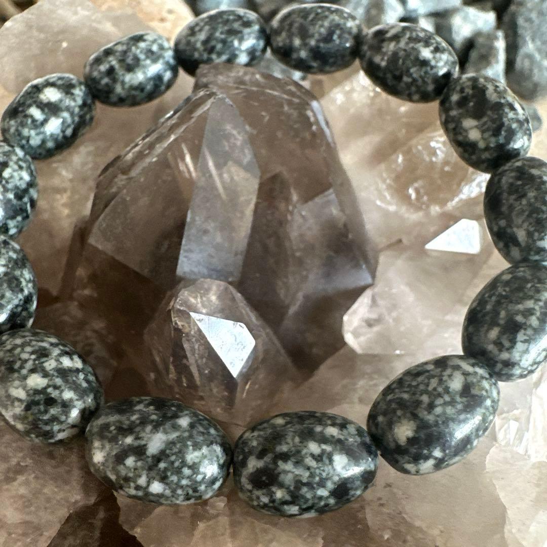 遠野霊石　高波動石　感謝の石　珍しいオーバルブレスレット　楕円形スピリチュアル