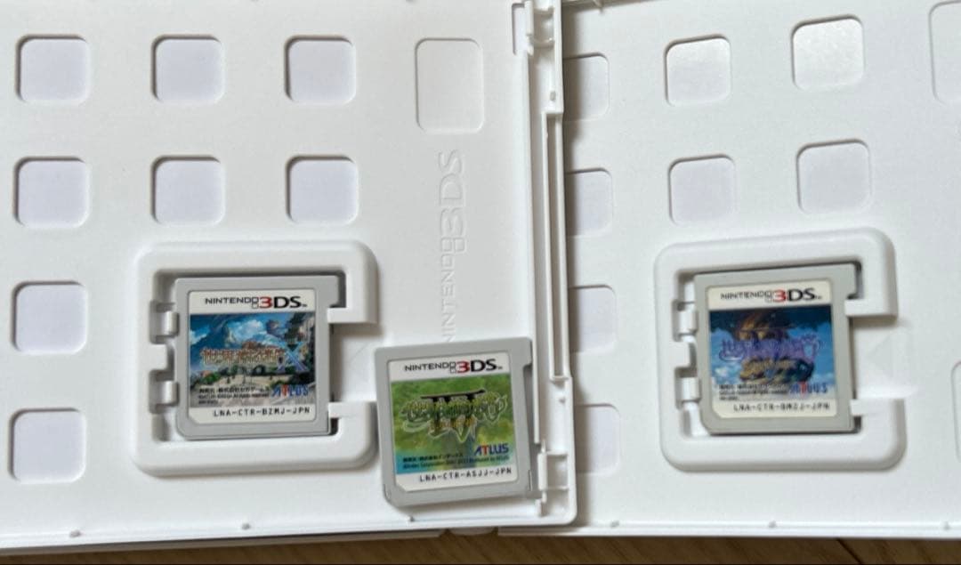 3DS 世界樹の迷宮 Ⅳ / Ⅴ / Ⅹ 三本セット