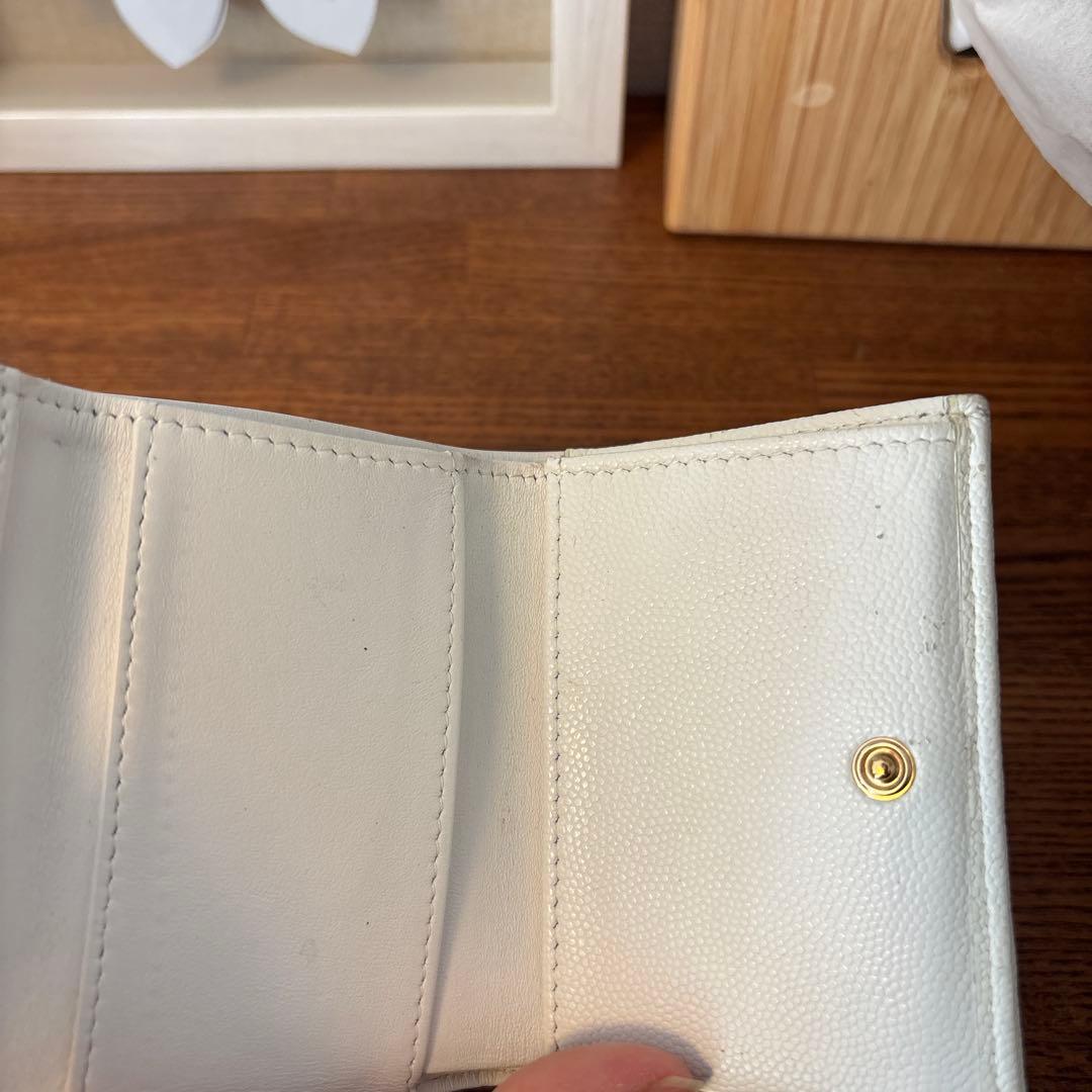 CHANEL白三つ折り財布