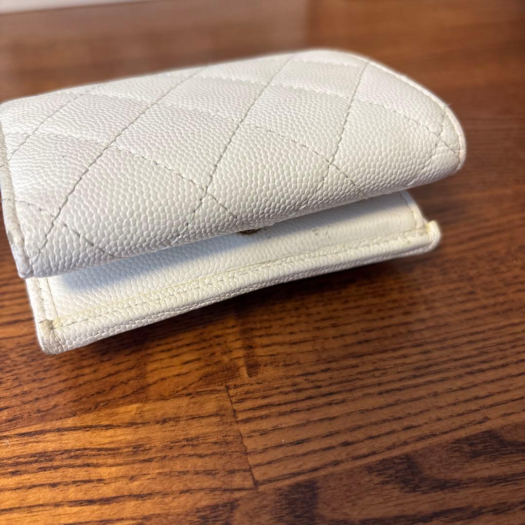 CHANEL白三つ折り財布