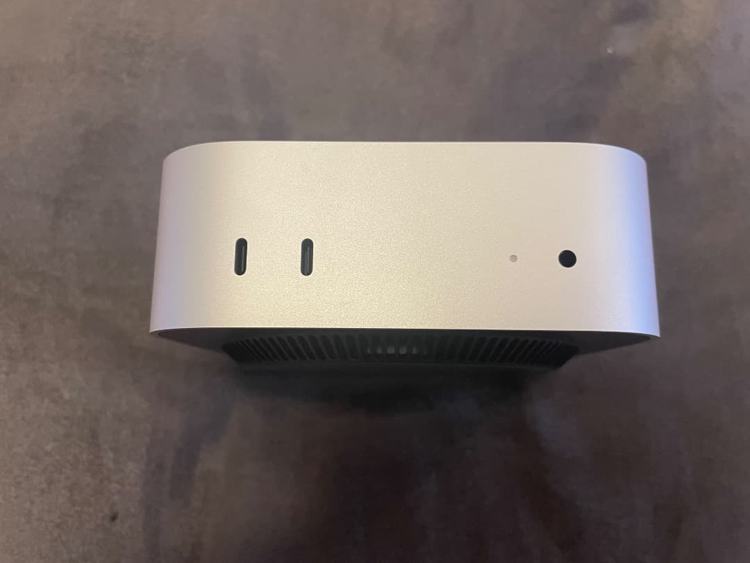 ほぼ新品未使用　Apple Mac mini シルバー 本体と電源ケーブル