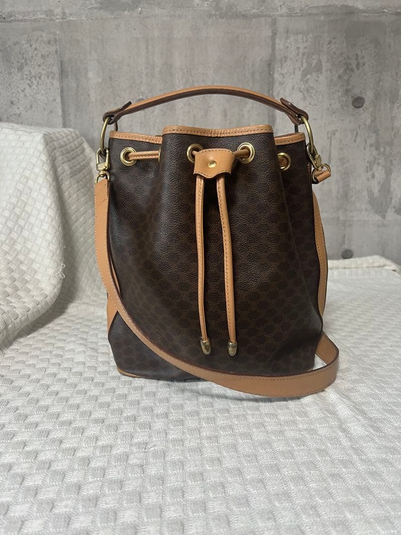 セリーヌのマカダム柄巾着型2WAYバッグ