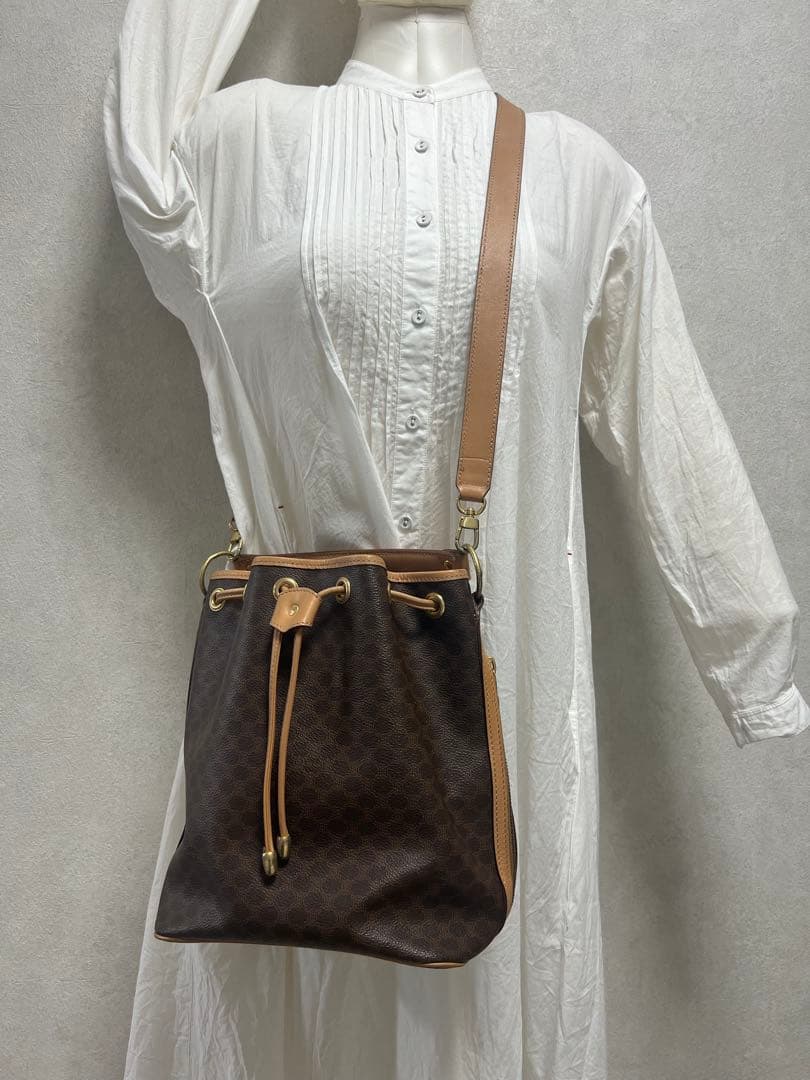 セリーヌのマカダム柄巾着型2WAYバッグ