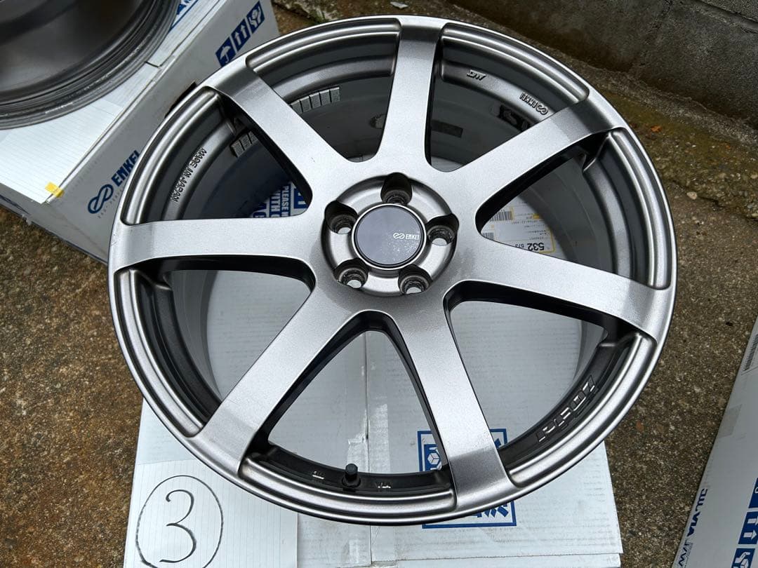 ENKEI PF07 18インチ　アルミホイール