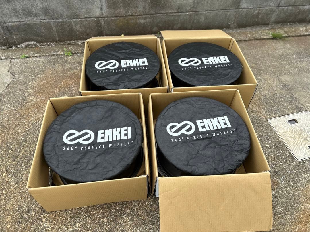 ENKEI PF07 18インチ　アルミホイール