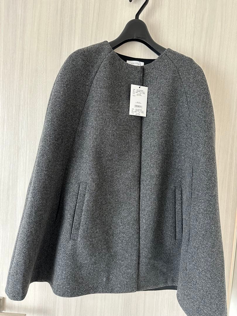 新品【インターファクトリー】ノーカラーケープコート グレー ポンチョ