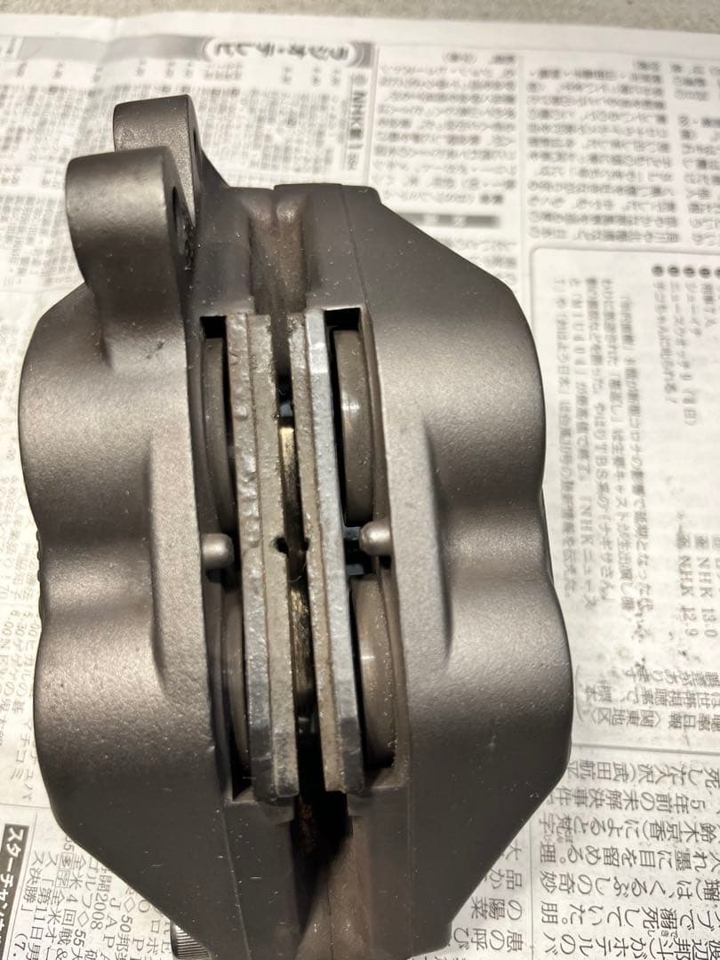 ブレンボ　フロントキャリパー　40mmピッチ