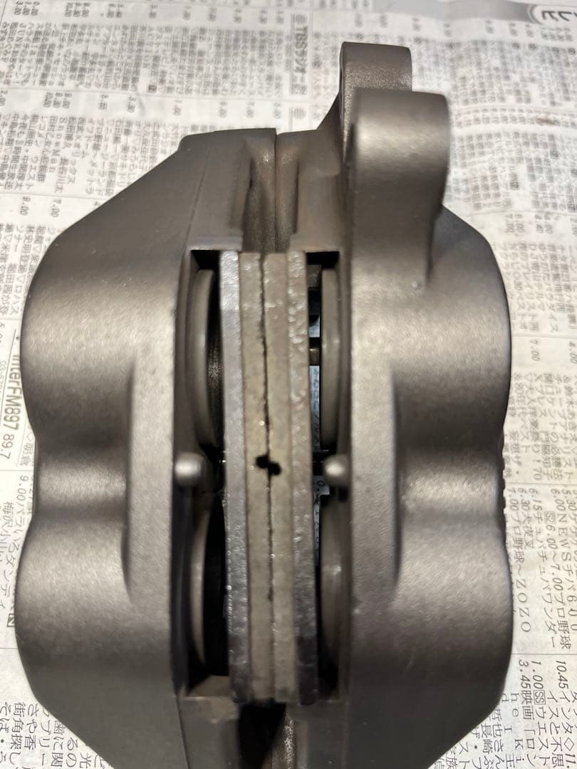 ブレンボ　フロントキャリパー　40mmピッチ