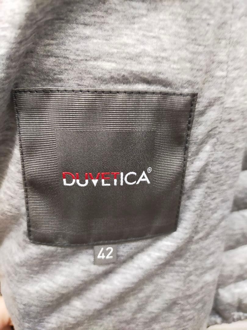 DUVETICAのフルジップダウンベスト