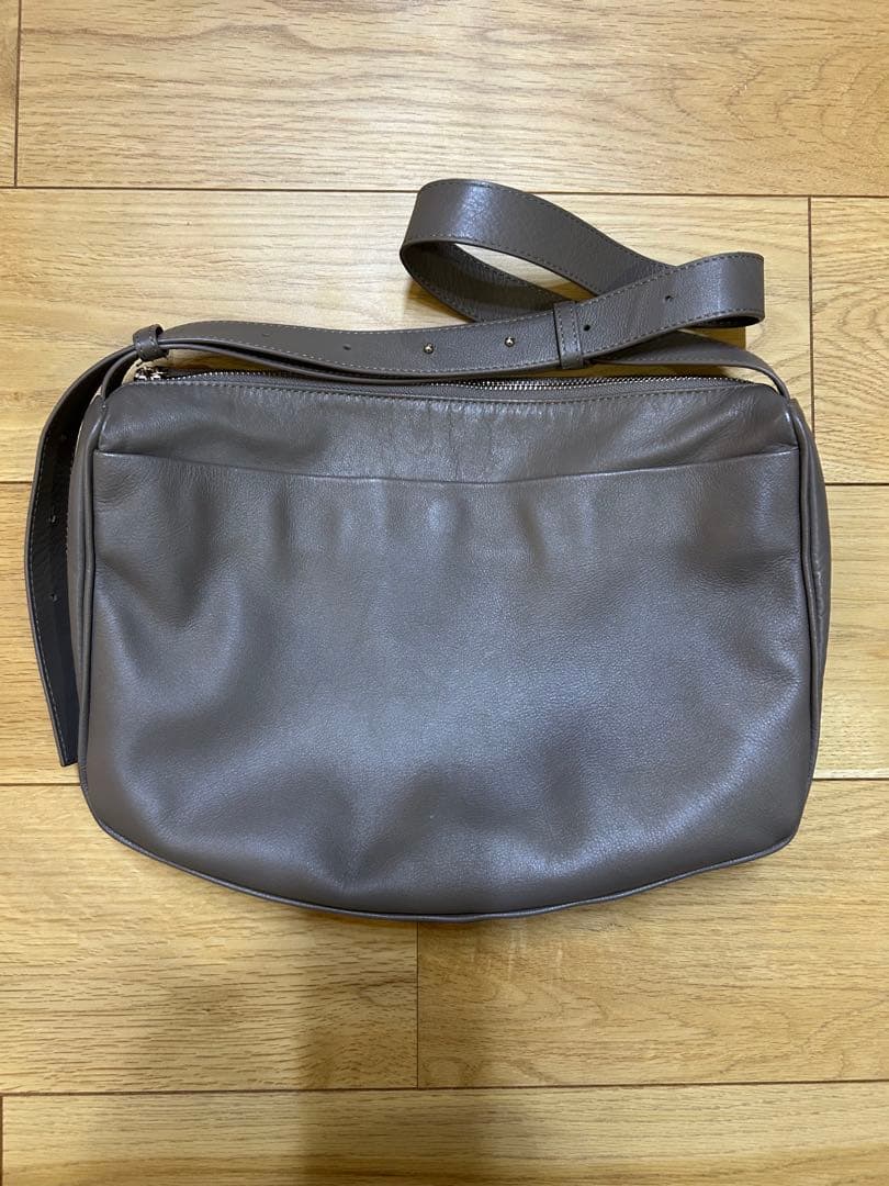 イアパピヨネ　スワローマチショルダーバッグ