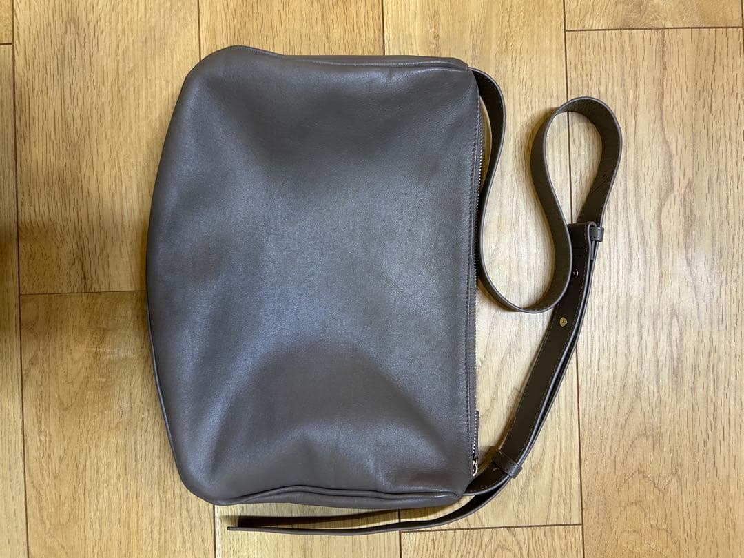 イアパピヨネ　スワローマチショルダーバッグ